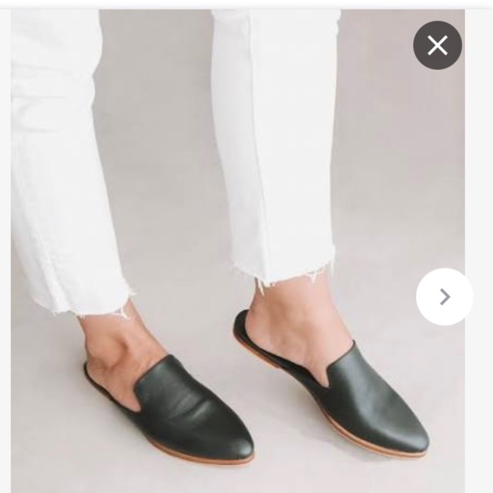 liberté Womens leather mules in black